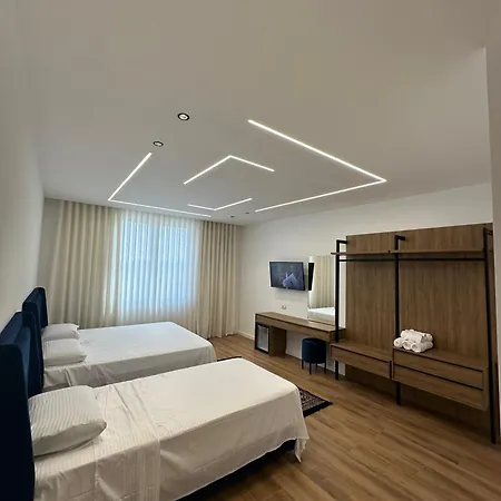 Celiku Hotel Muriqan